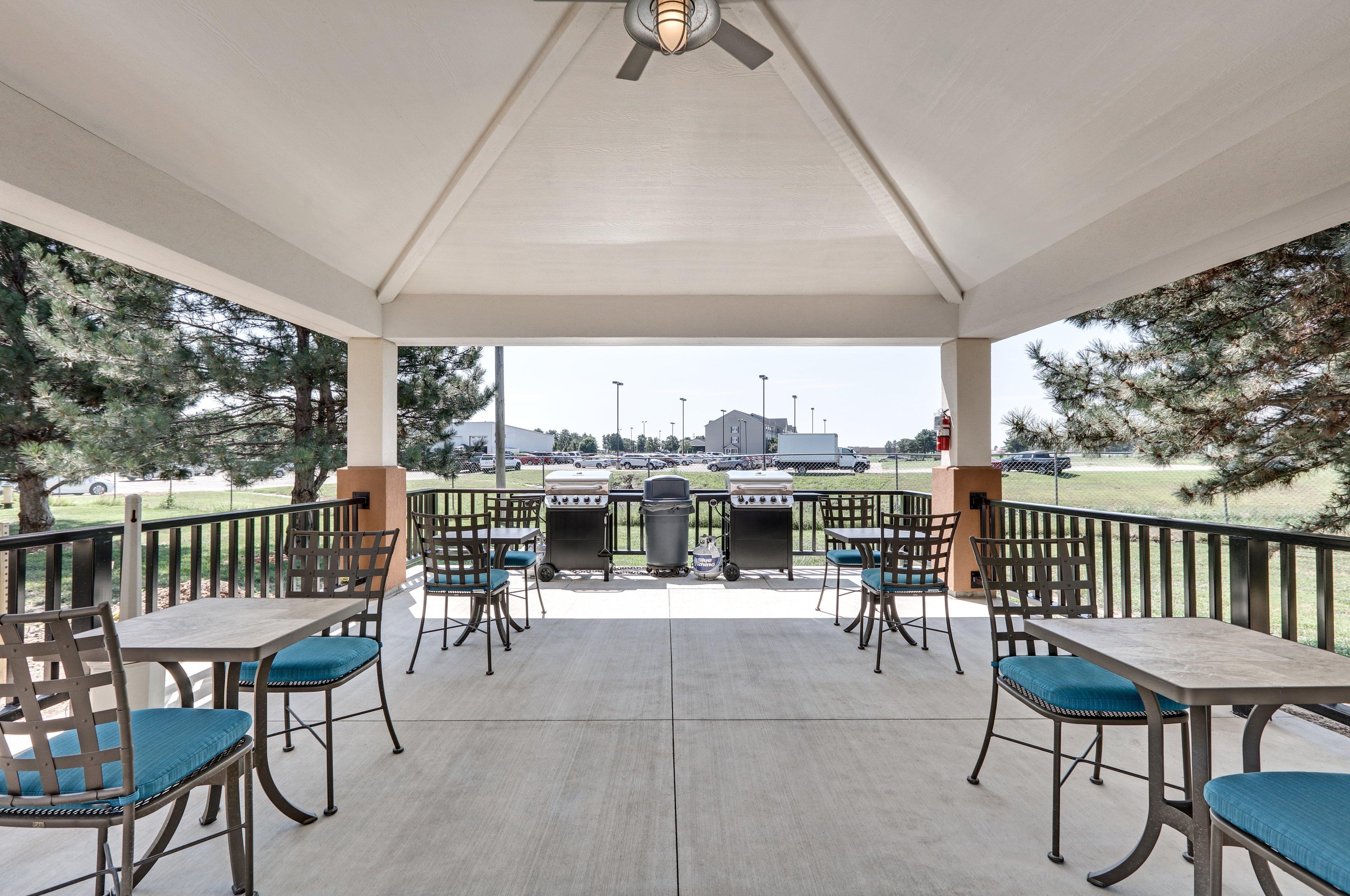 Candlewood Suites Salina By Ihg Eksteriør billede